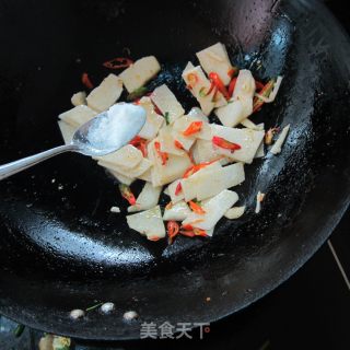 小炒白薯片的做法步骤：4
