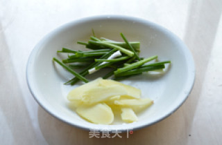 红烧鲳鱼的做法步骤：3