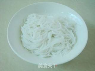 树番茄拌米线的做法步骤：2