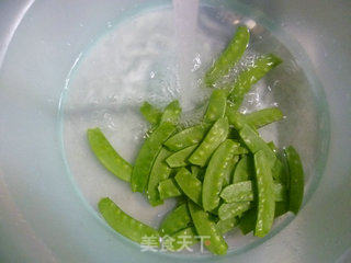 荷兰豆炒荸荠的做法步骤：2