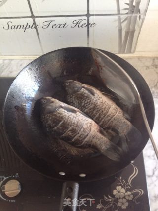 家炖鲤鱼的做法步骤：5