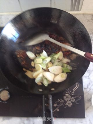 家炖鲤鱼的做法步骤：9
