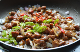 黑椒牛肉丁的做法步骤：8