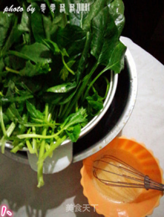 菠菜炒鸡蛋的做法步骤：1