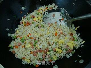 儿子爱吃的----------【家常炒饭】的做法步骤：12