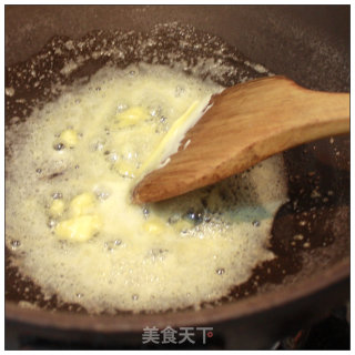 不用油也可以做炒饭-----什锦沙拉炒饭的做法步骤：5