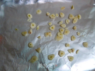 【蒜香麻辣烤鱼】---烤箱也可以做菜的做法步骤：8