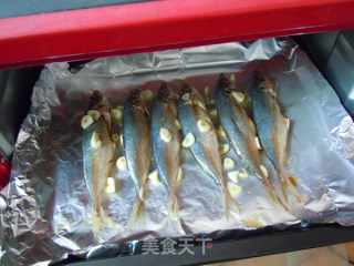 【蒜香麻辣烤鱼】---烤箱也可以做菜的做法步骤：10