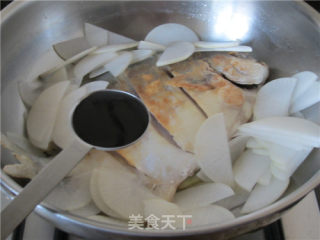萝卜烧鲳鱼的做法步骤：7