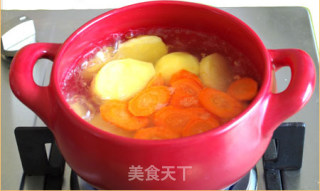 土豆泥沙拉的做法步骤：1