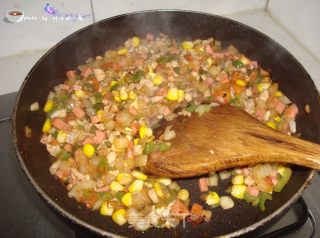 宝宝创意食谱---五彩西红柿盅的做法步骤：12