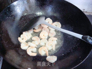 青豆虾仁的做法步骤：6