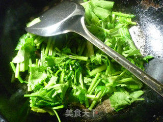 虾米干炒芹菜的做法步骤：5