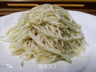 红油金针菇的做法步骤：1