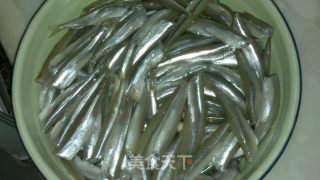 酥炸小白条的做法步骤：1
