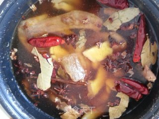 五香鸭爪鸭掌的做法步骤：2