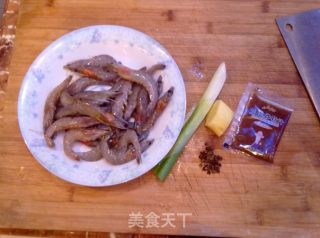 姜香白灼虾的做法步骤：1