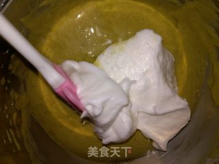 抹茶戚风蛋糕的做法步骤：8