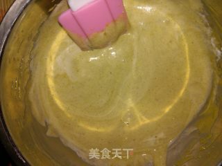 抹茶戚风蛋糕的做法步骤：9