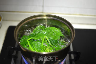 童话早餐——小青蛙躲雨的做法步骤：1