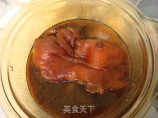 酱肘子的做法步骤：7