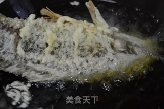 糖醋鲤鱼的做法步骤：17