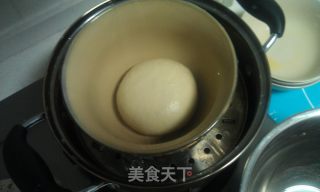 培根肉肠披萨的做法步骤：1