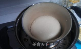 培根肉肠披萨的做法步骤：2