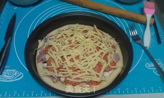 培根肉肠披萨的做法步骤：5