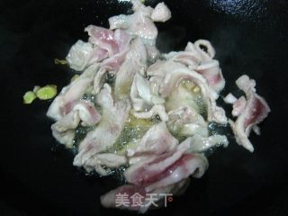 家常菜猪茎肉炒青椒的做法步骤：5