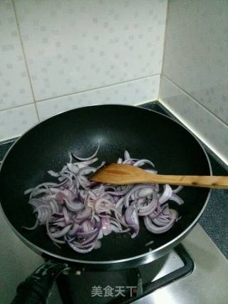 香煎黑椒肥牛+蒜蓉炒蒿子杆肥牛的做法步骤：4