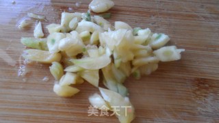 金针肥牛汤的做法步骤：2