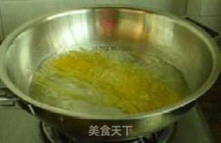 意式甜辣炒面的做法步骤：2