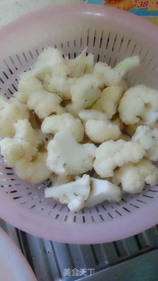 私房菜——西红柿炒花菜的做法步骤：1