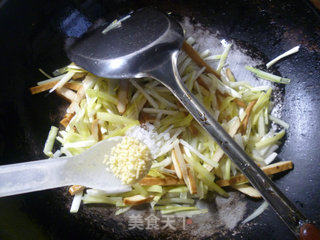 香干炒韭菜芽的做法步骤：7