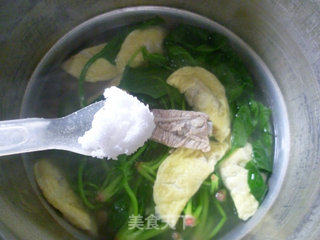 菠菜蛋饺排骨汤的做法步骤：9