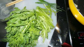 蒜蓉茼蒿的做法步骤：2