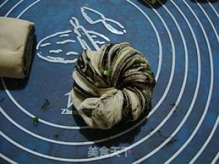 豆渣好去处-------【豆渣香葱麻酱烧饼】的做法步骤：15