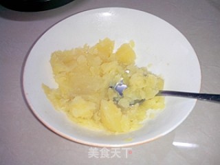 土豆泥也可以这样吃哦——玉米土豆泥汉堡的做法步骤：7