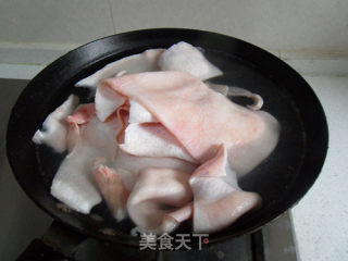 肉皮冻的做法步骤：2
