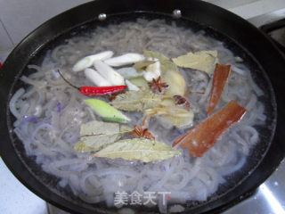 肉皮冻的做法步骤：7