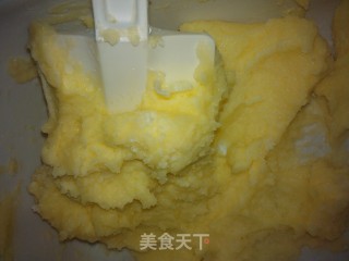 奶油霜裱花蛋糕的做法步骤：2