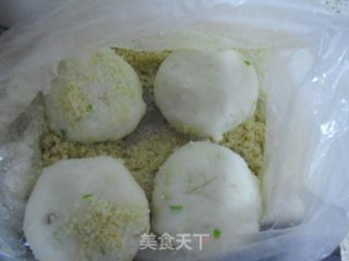 美味的土豆虾仁饼的做法步骤：4