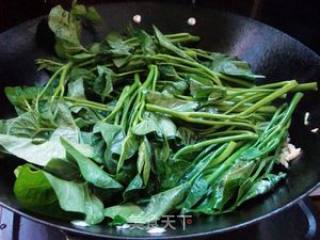 野生菌熟菌粉炒空心菜的做法步骤：6