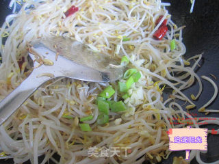 醋溜绿豆芽的做法步骤：3