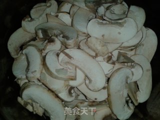 意式红烩蘑菇盖饭——电饭煲版的做法步骤：3