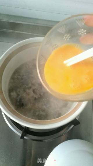 宝宝饮食—紫菜虾皮蛋花粥的做法步骤：11