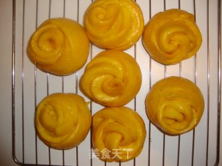南瓜玫瑰花卷的做法步骤：10