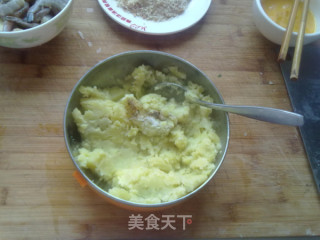 沙拉土豆虾球的做法步骤：3