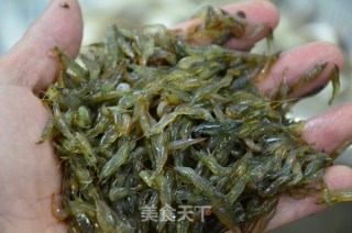 卷饼小米虾的做法步骤：1